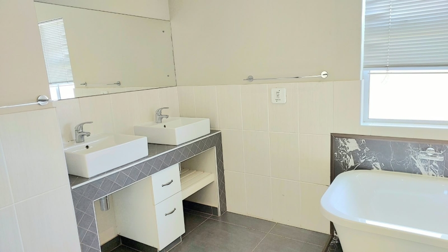 4 Bedroom Property for Sale in Gonubie North Eastern Cape